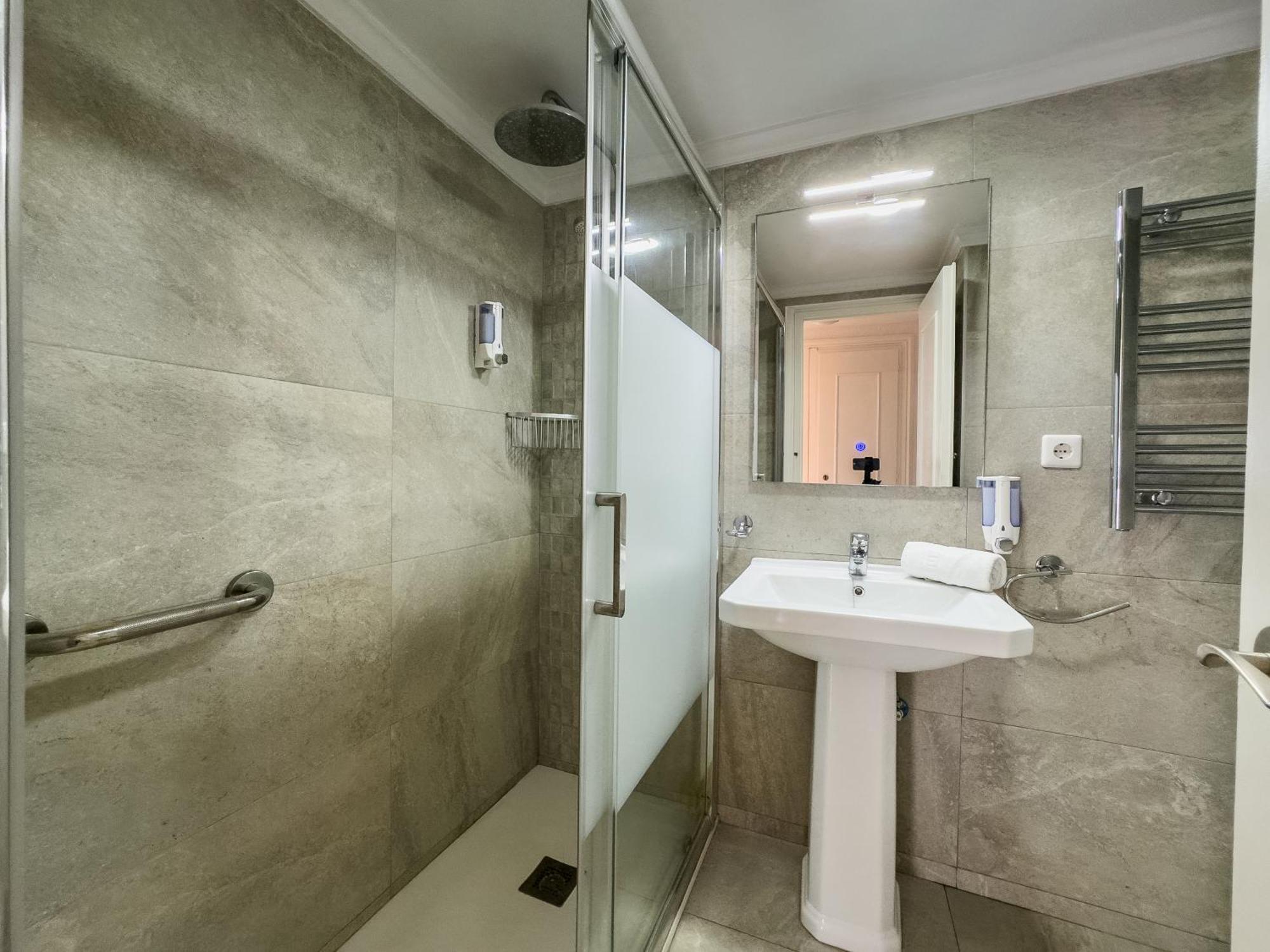 Skol 408A 2 Bedrooms Duplex With Sea Views 马尔韦利亚 外观 照片